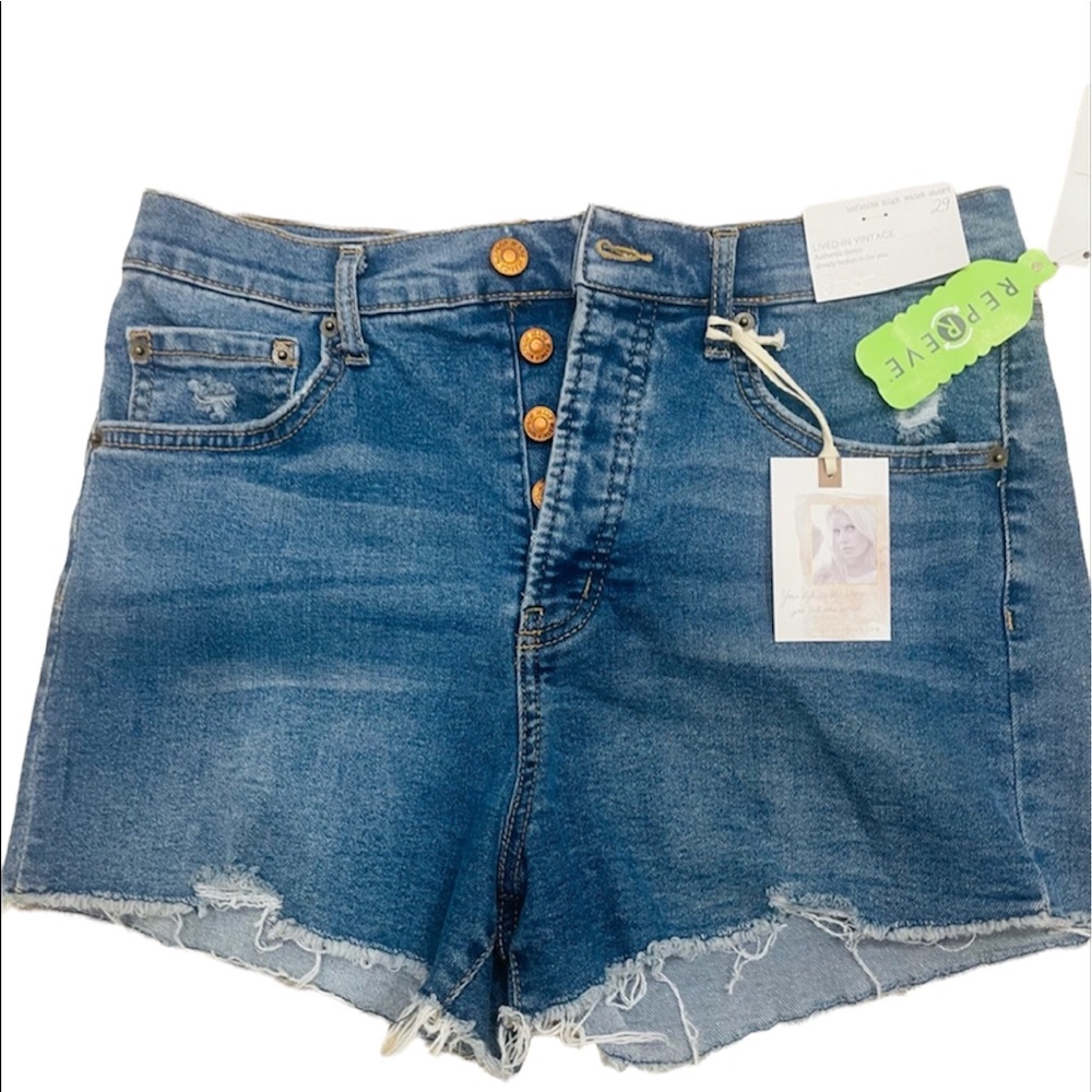 NWT; Jessica Simpson, Lived In Vintage Denim, Cut Off Jean Shorts, size 29